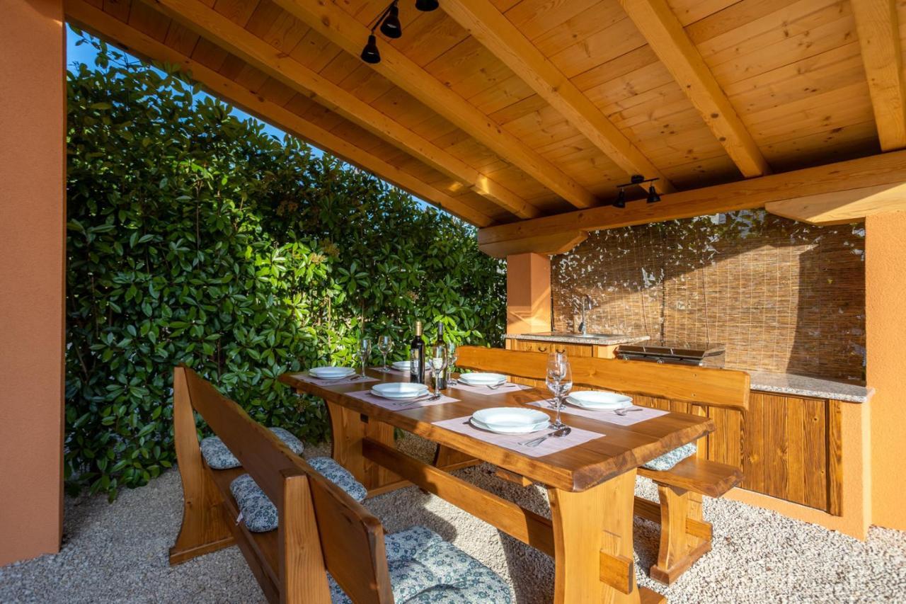 Holiday House Toici Nenadici  Екстериор снимка