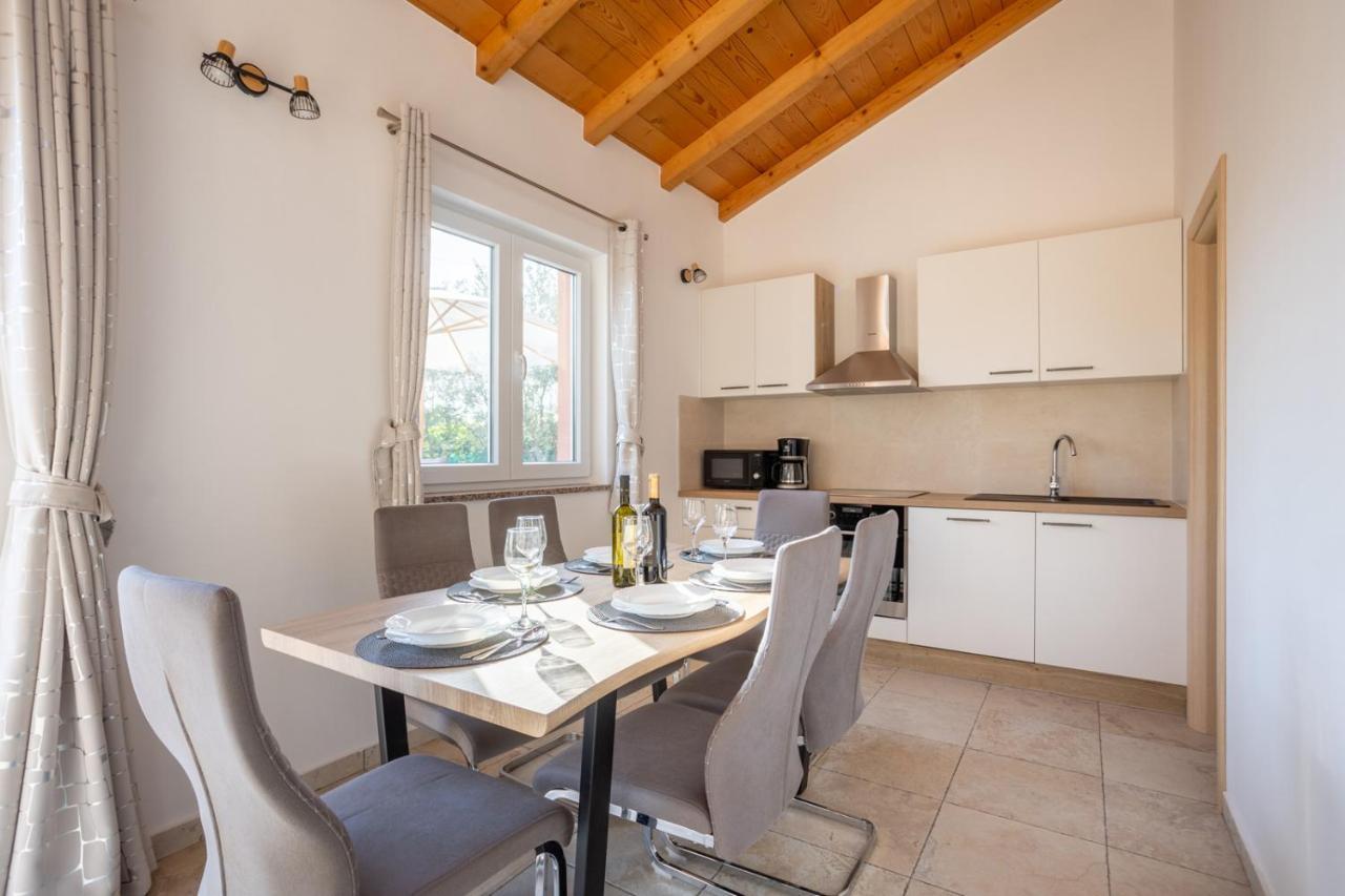 Holiday House Toici Nenadici  Екстериор снимка